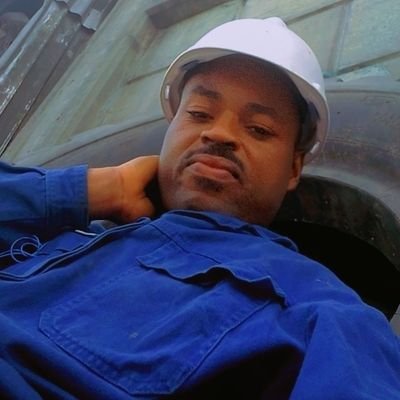 officialTombari's profile picture. welder , fabricator & fashion designer.