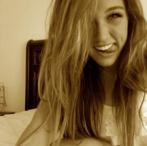 AwkwardIsAriel's profile picture. Ehloo. Me loves Papa, Mason, Noah, Drew, Jess, Harry, Larry, Louis, Lucy, Shaunie, Maddy, Lanii, Karley, Jasper, Sophia, Spencer, Cally, Dana and Emma. Yap. ♥