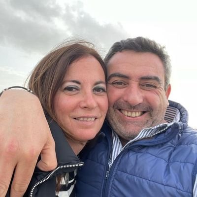 Baratillera, bética y casada con Antonio Guzmán.
Pero sobre todo Con Esperanza y con Fé al Señor del Gran Poder.
#GanarAlCáncer #EstaBatallaLaGanamosJuntos