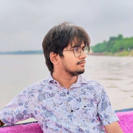 दो चीजें हमारा परिचय दे देती हैं.....
जब हमारे पास कुछ भी न हो तब हमारा धैर्य !!!!!
और जब हमारे पास सब कुछ हो तब हमारा व्यवहार,..