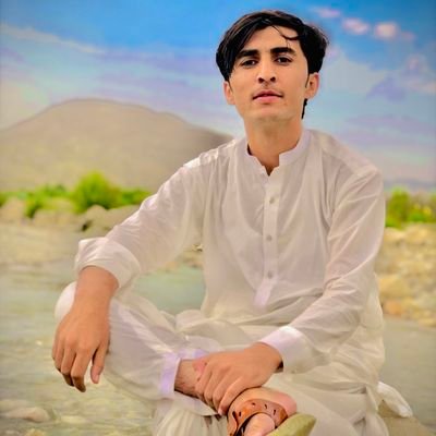 student in computer science 🔭 l Fav game 🎮 Cricket 🏏l interest in politics l I Want Democracy ✌️