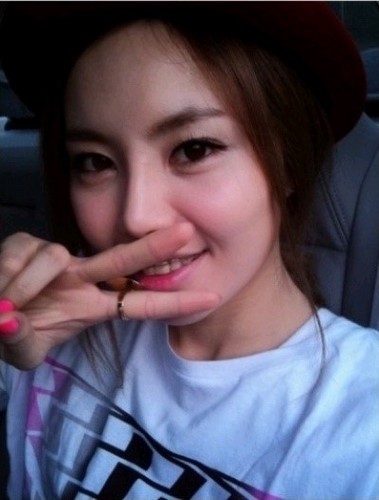 브아걸에미료봇입니다!!^^81년생이구요~항상수동입니다!!친근하게다가갈수잇도록다들저에게다가와주세요!!^^Im not real Miryo!