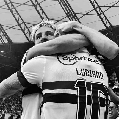 - @saopaulofc
- POR QUE SÃO PAULO É SENTIMENTO, QUE JAMAIS ACABARÁ