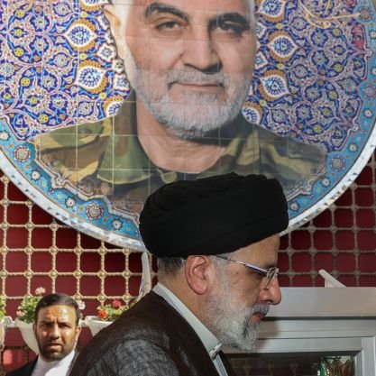همین حوالی زیر پرچم جمهوری اسلامی♡
وقتی عباس به فرمانشه شکن نکن پس!
کل عالم به فرمان ام البنینه...♡