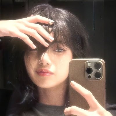 roaziy's profile picture. What's the point of living if you don't do what you love?