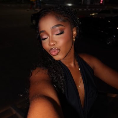 youtuber || live & love. shop @tradbytomi on Insta