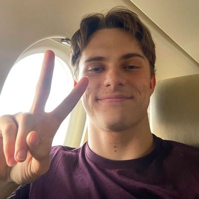 Lillithpiastri's profile picture. „uhm.. yeah!“ - Oscar Piastri | 16 | She/Her| 81 16 | #f1twt #booktwt | too awkward for twitter