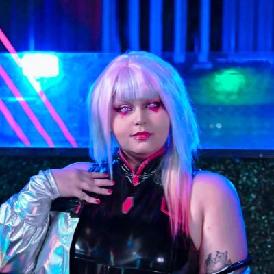 Eu amo cosplay e vou falar muito sobre isso!
~ Ponta Grossa
~ Bi, ela/dela, 24 anos 🏳️🌈
https://t.co/WsOM3Id4b8