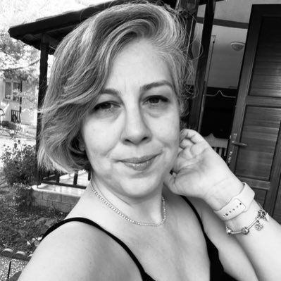 Benim zevklerim sizin nezdinizde makul bir zemine oturmak zorunda değil. instagram : ozgebumen