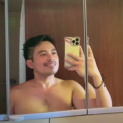 jrmyah_'s profile picture. not the typical seafarer •♏️ • 🌷 • @iaaamaj_ ‘s • IG : @jrmyah_