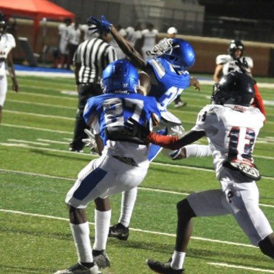 WR,DB,FS/Class of 28’🎓/6’0/WLHS/FRESHMAN/ 3.2 gpa/squat 300/ bench 175/ 156lb/ email kingstononeal88@icloud.com