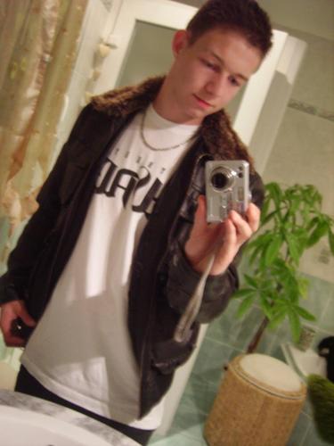 tom_sisi_tkt's profile picture. 