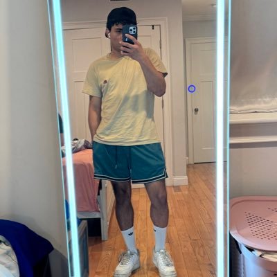Eduardo99712736's profile picture.