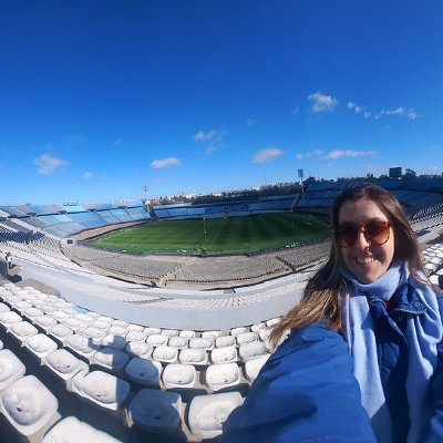 helofahl's profile picture. Provavelmente falando de música, videoclipes ou futebol feminino enquanto tomo café com bolo.

✨ Ela/Dela