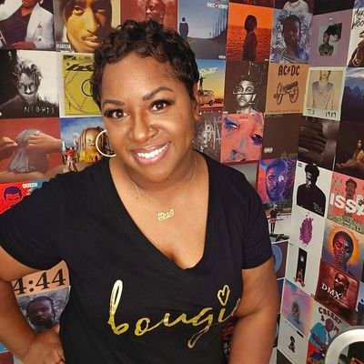 MissDri_Dri's profile picture. Switch up game 🥶 music enthusiast, lover of all things hair & makeup! IG @missdri_dri