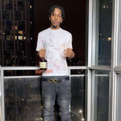 I have never exposed anyone before but I hate Grimey people so I’m on his Head Top all year. Tell a friend to tell a friend. He fucks men on the DL & has Herpes