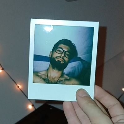 PapelRicardo's profile picture. Ricardo Papel, 23y, unicorns and pain๐ฆ ๐ช