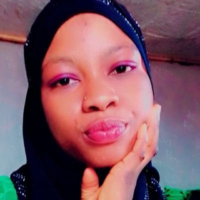 Lawal899's profile picture. 