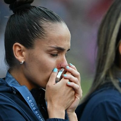 apenas uma mortal viciada em futebol, dizi, dorama, pagode e cajuina