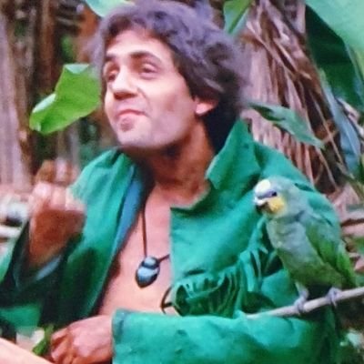 Carioca suburbano e pai da Malu. Pan-sambeiro. Se me der na veneta, eu vou (mas, ai, que preguiça). Viva as escolas de samba! Estrogonoficamente sem condição.