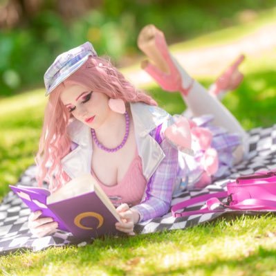 Australian Cosplayer, Streamer + Content Creator! | She/Her | 💌 teatherxrie@gmail.com