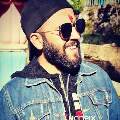 तिमी फुल भए म सुवास बनौला!!😊
ultimate life purpose is to be happy!
Vegetarian🍎🥦
#कान्छो
#Single..
Truly believe in spiritual science🧘