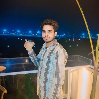 Raj_meena_96's profile picture. जो नही हो सकता ,
वही तो करना है..!!.....😘😘