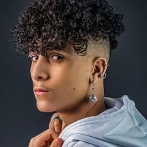Anirefroes's profile picture. Anirap refrões 
*Ordem de lançamento
🎼
