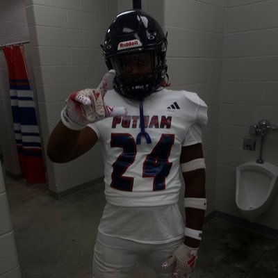 5’10 190 FB/OLB C/27 3.3 GPA |squat 415| bench 225| power clean 255| |email: Blak3Williams40@gmail.com phone: 7068161467 NCAA ID#2505601978