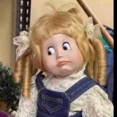 Smadzaza's profile picture. I drink wine & I know things 🍷