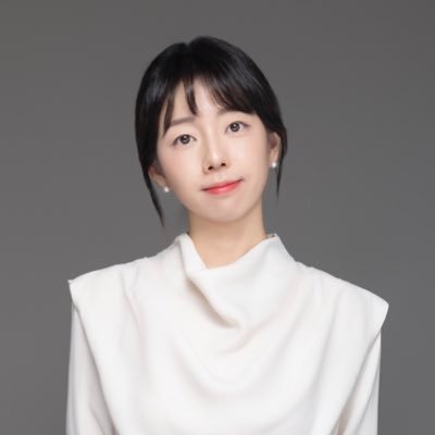 Assistant Professor at UNC Chapel Hill, Chemistry/Materials chemistry and spectroscopy/Halide perovskites, supramolecular compounds, chiral semiconductors