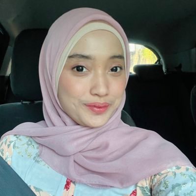 Monicaastuti1's profile picture. The world is my playground🌍✨