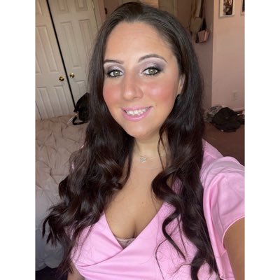 Social worker & mental health advocate 💚Cooking👩🏻🍳 Fitness 💪🏼Big horror fan 💀 and foodie 😋