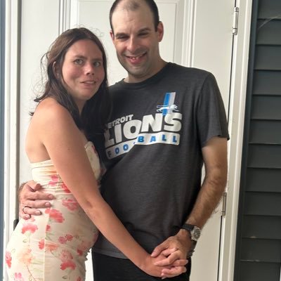 dpetchell374's profile picture. 