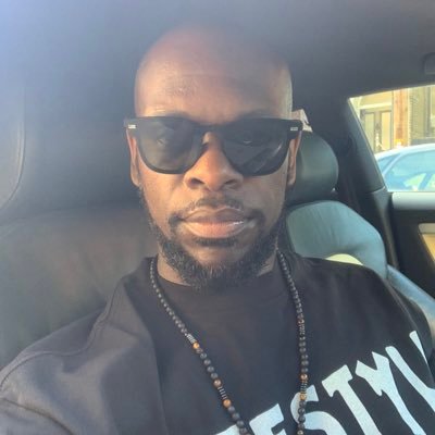 Reverse Forward? Dropper of Beats and Bass of the 4/4 kind. Philanthropist ✌🏾️Bookings and promos send to: KelvinKevlar@Outlook.com