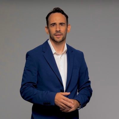 Periodista en Primera Hora. Meteorólogo certificado por la Penn State University.