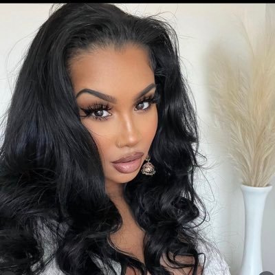 Entrepreneur / The fab girl ❤️/Girl mom 💋/ TikTok; prettynaya4