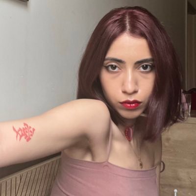 bitamakesomeart's profile picture. |Contemporary Artist| Expressive painter| Mixed Media|