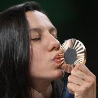 Lara (@comentalara) 's Twitter Profile