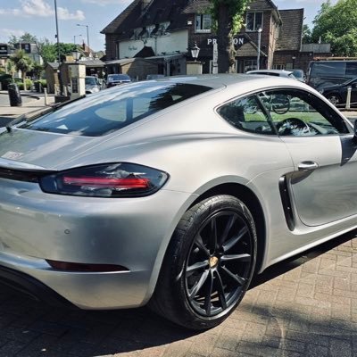 Mugweee's profile picture. 🇰🇪 Epistemophile