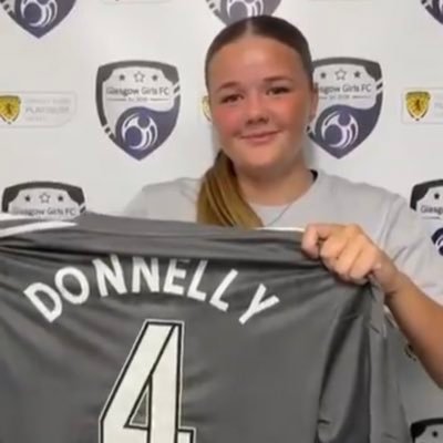 A taxi for @weeleahdon who plays for @glasgowgwfc and KJ who plays for @gartcairnfc 2010 Mon the goalies 🙌🏻