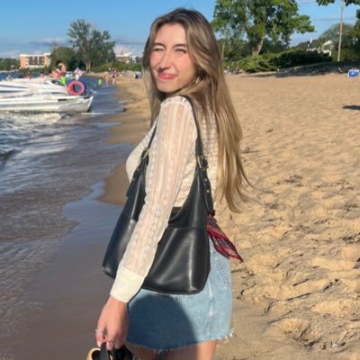 marychondria's profile picture. Very important and very pretentious | ♉︎ ☉ ♒︎ ☾ ♋︎ ↑ (she/her)