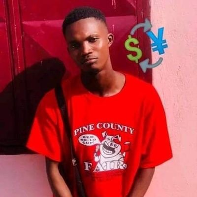 cece_kolie95926's profile picture. Mieux vaut affronter le monde en suivant votre conscience que d'affronter votre conscience en essayant de plaire au monde.