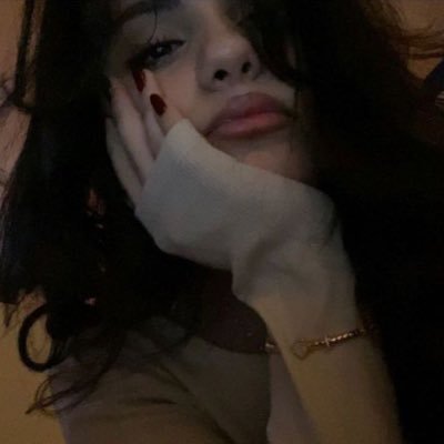 Fnwn23's profile picture. محتإجة انُا لـ صبري صبر.