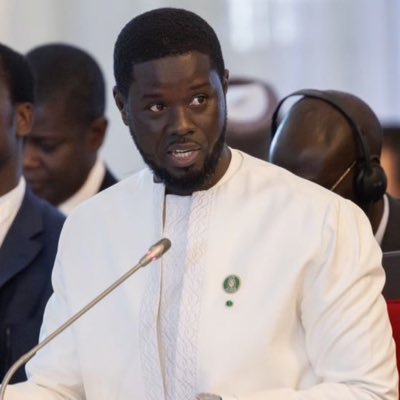 Barry98816161's profile picture. #Enseignant🙏
#Commis_au_MEN!!
Fervent chercheur!!