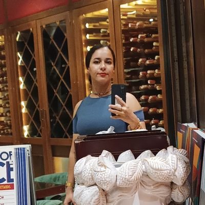 27 yo | Digital Marketing Specialist | Travel Consultant | Graphic designer | Spiritual human being 🍃🕉️☯️