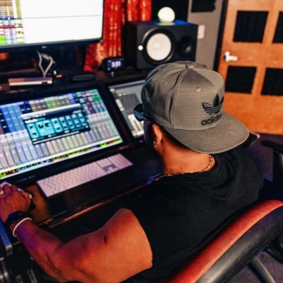 ◽Filipenses 4:13◽
▫️Productor Musical▫️
▫️ Cantautor ▫️