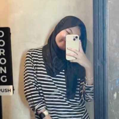 NurInriani90917's profile picture. 