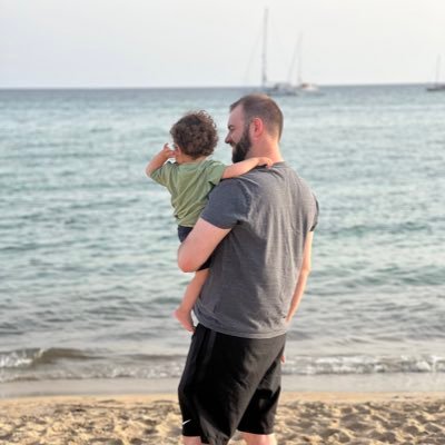 alxconecta's profile picture. Soy el resultado de mis errores y camino, no digo aciertos por disimular. Llega un momento en que hacemos las cosas por alguien.