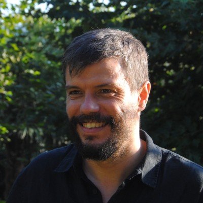 Especialista en Marketing Online y fundador de Sharpa. También soy profesor y autor del libro: Marketing Online: Estrategia y Táctica en la Era Digital